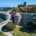 The Knight\'S House Old Town Rhodes